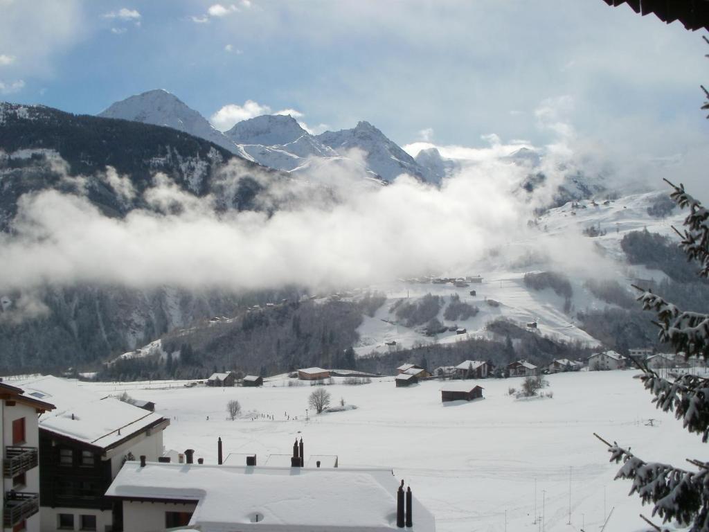 Hotel Pez Ault Disentis Exterior foto