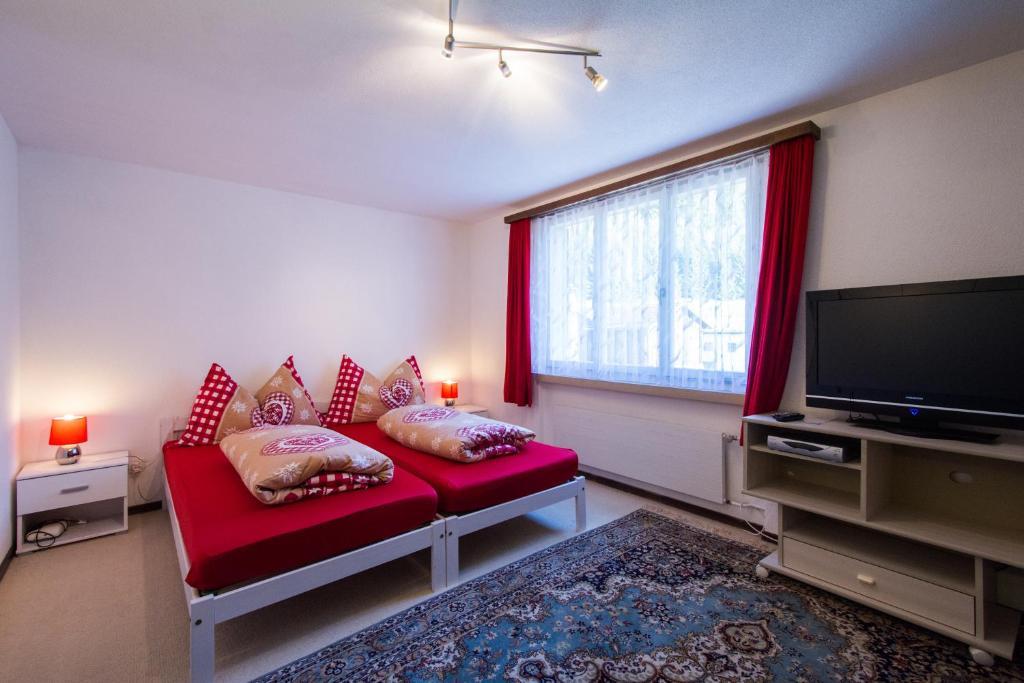 Hotel Pez Ault Disentis Quarto foto