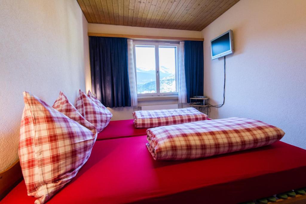 Hotel Pez Ault Disentis Quarto foto
